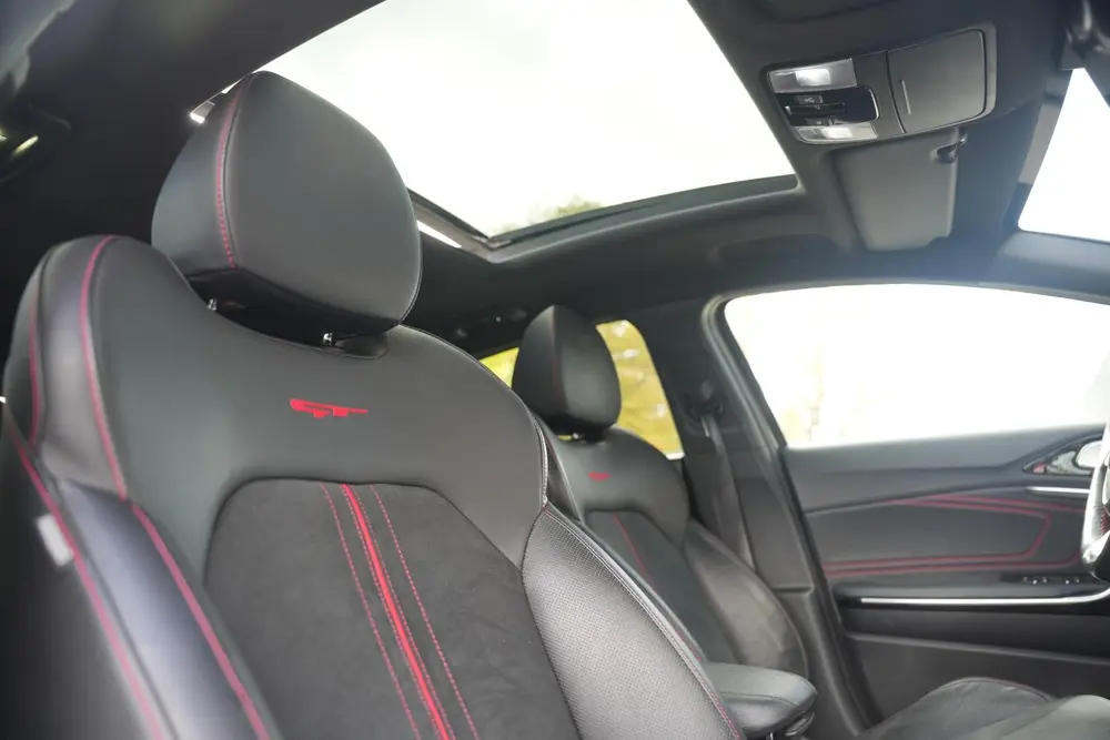 Kia ProCeed 1.6 T-GDI GT Panoramadak JBL Sportstoelen Camera uit 2019, foto 4