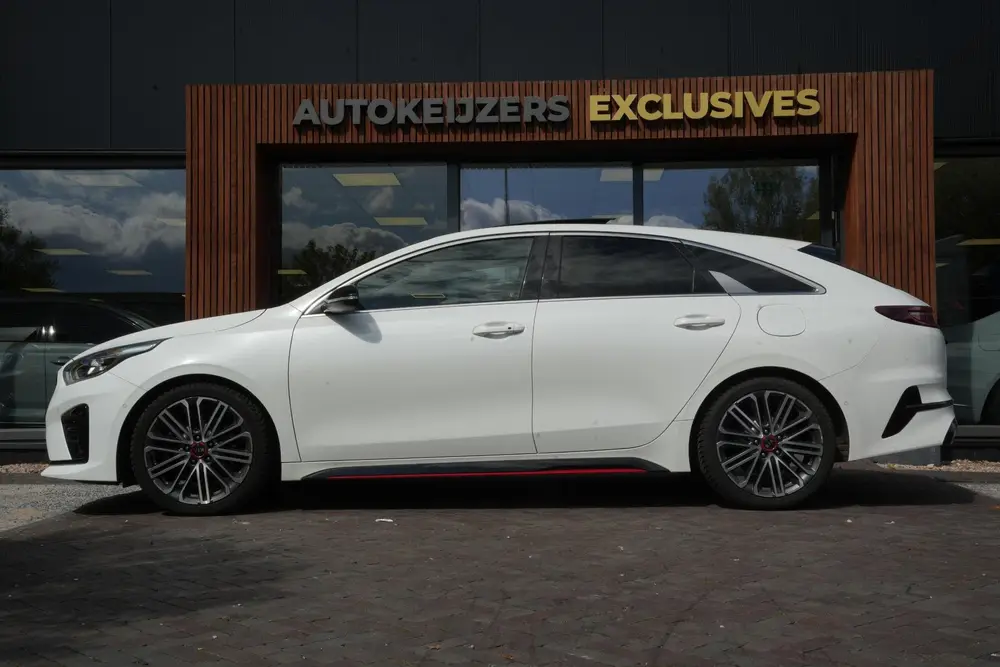 Kia ProCeed 1.6 T-GDI GT Panoramadak JBL Sportstoelen Camera uit 2019, foto 5