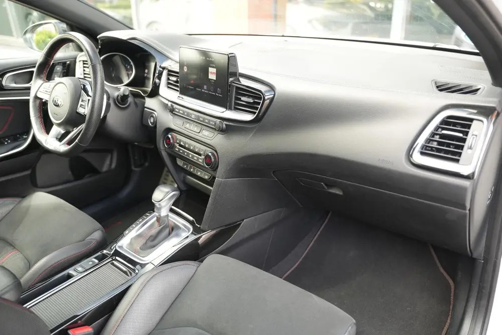 Kia ProCeed 1.6 T-GDI GT Panoramadak JBL Sportstoelen Camera uit 2019, foto 8
