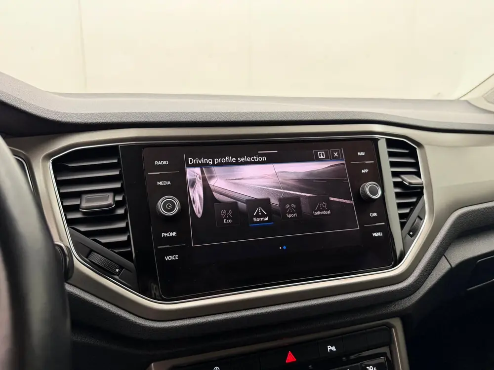 Volkswagen T-Roc 1.0 TSI Style | Camera | Adaptive Cruise | uit 2020, foto 19
