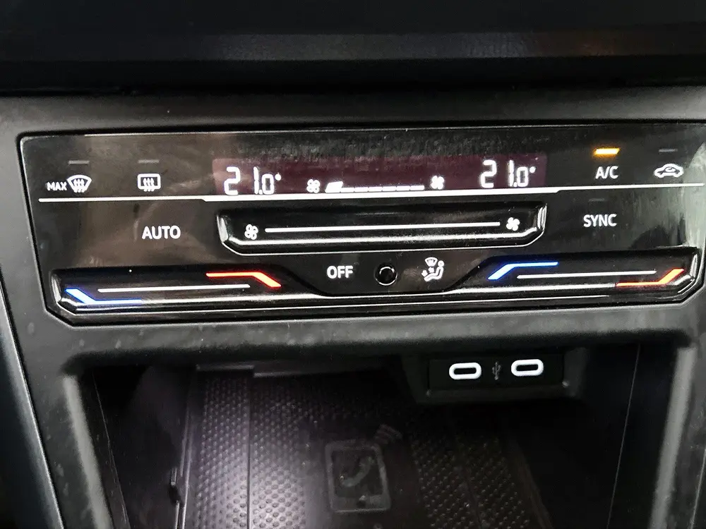 Volkswagen Taigo 1.0 TSI R-Line | Pano | Camera | Adaptive C uit 2022, foto 17