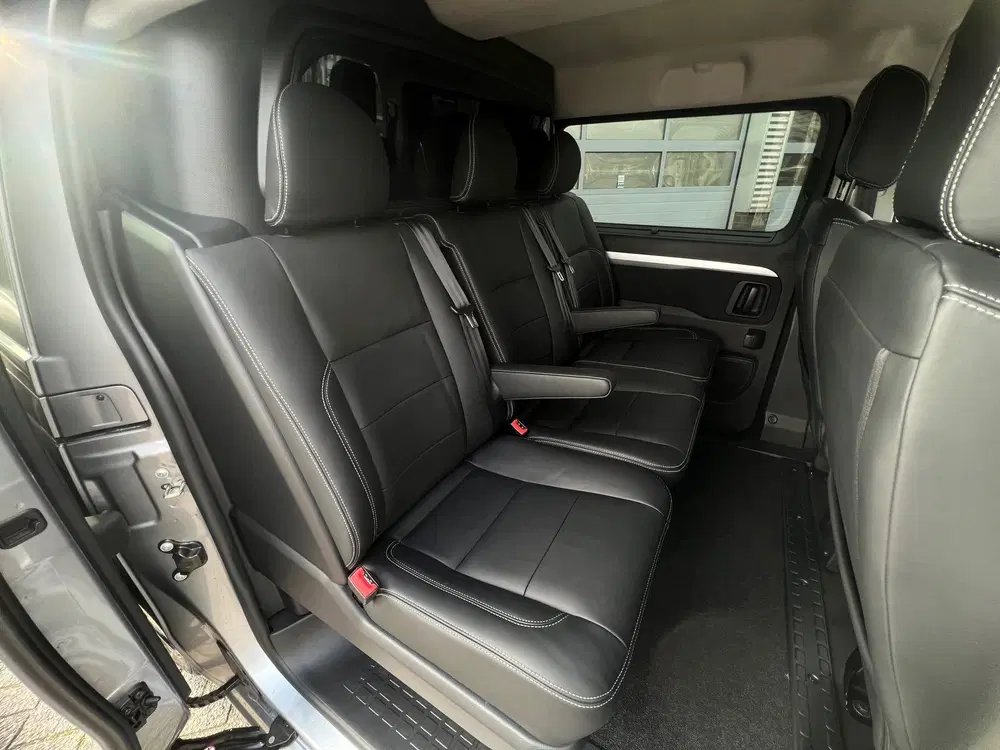 Peugeot Expert 180PK BlueHDI DC uit 2024, foto 13