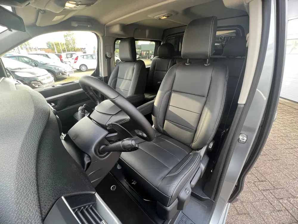 Peugeot Expert 180PK BlueHDI DC uit 2024, foto 14