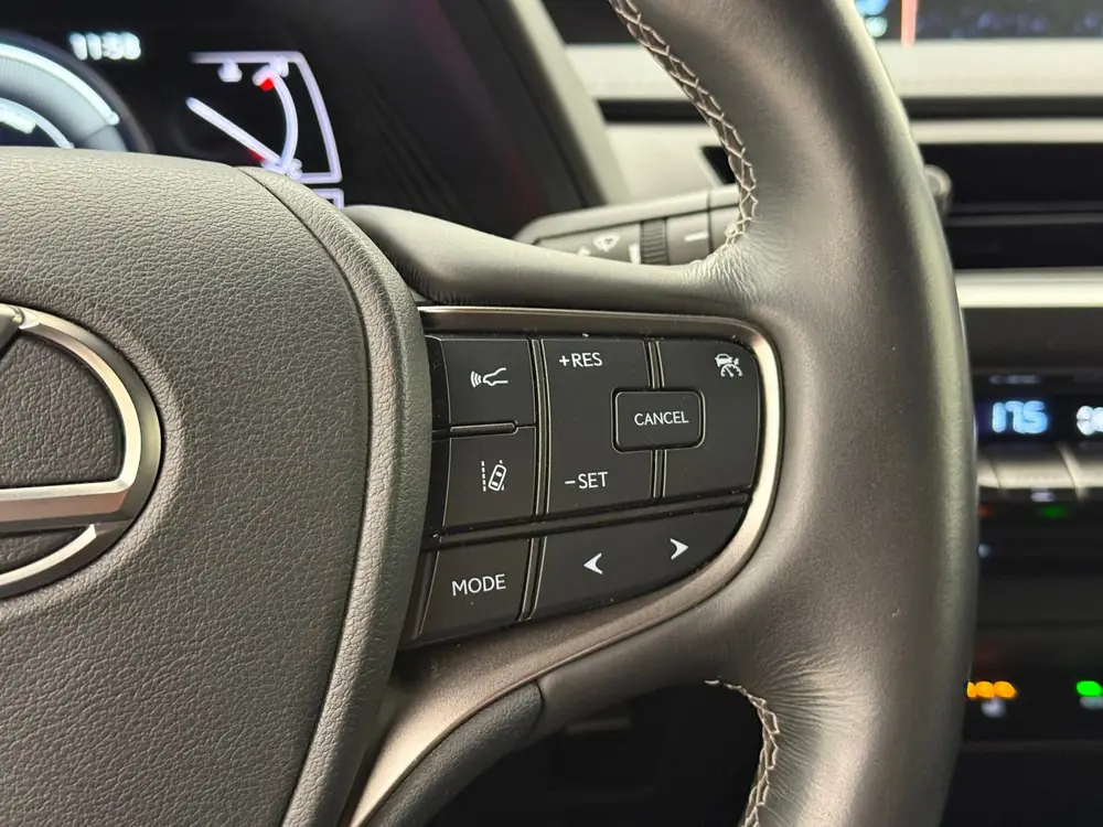 Lexus UX 250h Comfort Line | Trekhaak | Camera | Adaptive Cr uit 2020, foto 15