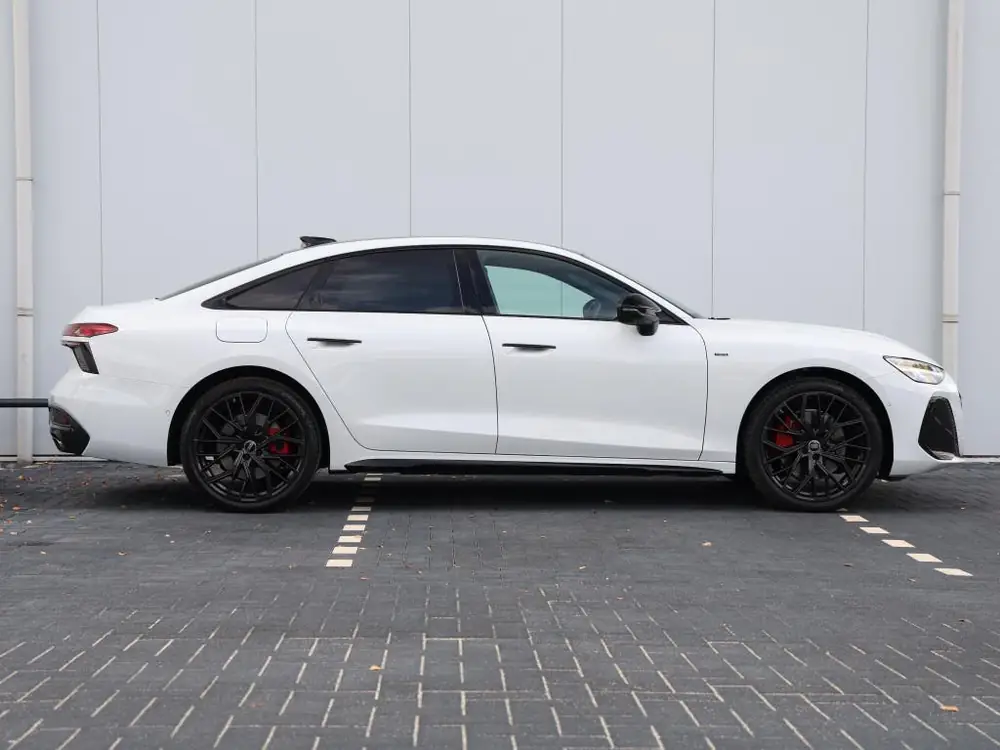 Audi A6 Limousine 2.0 e-hybrid 367 pk quattro S edition Comp uit 2025, foto 2