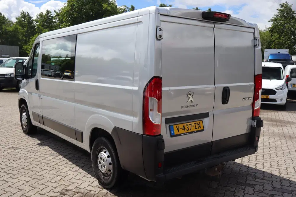 Peugeot Boxer 330 2.0 BlueHDI L2H1 Premium DC Navigatie uit 2019, foto 9