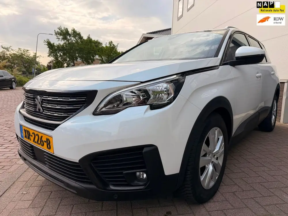 Peugeot 5008 1.2 PureTech Blue Lease Executive/7persoons/Aut uit 2019