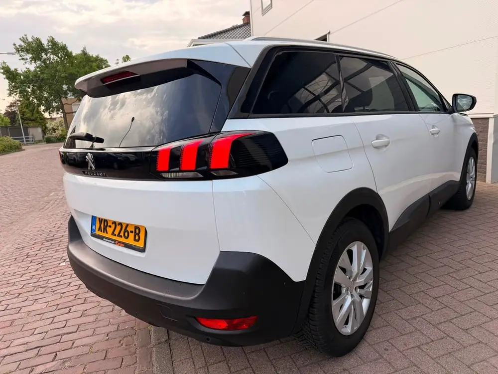 Peugeot 5008 1.2 PureTech Blue Lease Executive/7persoons/Aut uit 2019, foto 3