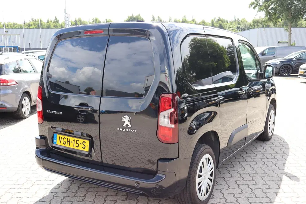 Peugeot Partner 1.5 BlueHDI Premium Automaat uit 2020, foto 5