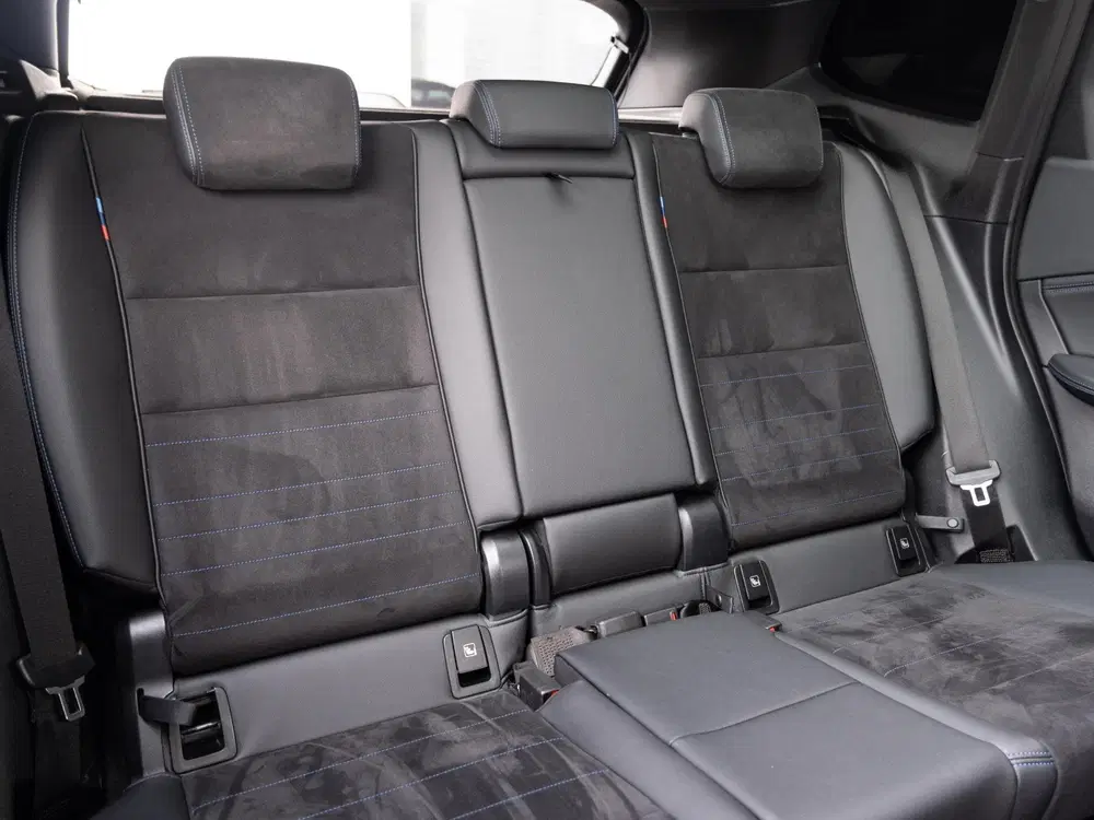 BMW X1 xDrive23i uit 2023, foto 10