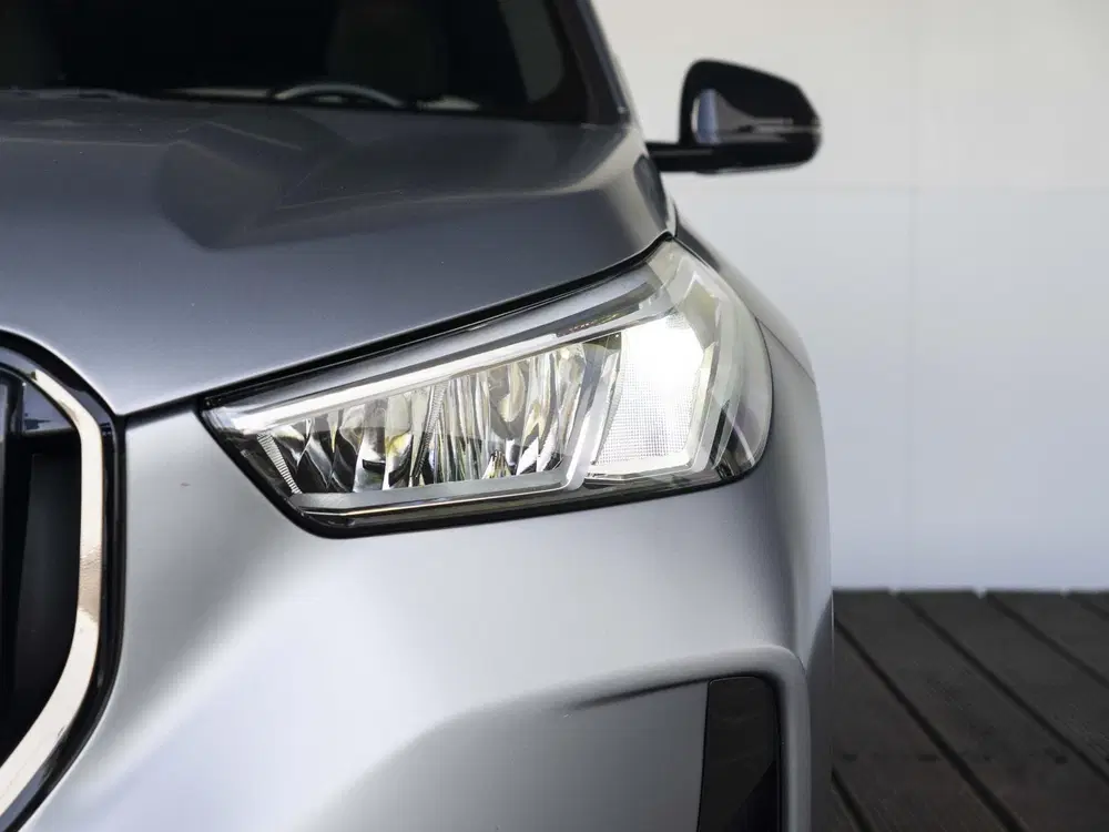 BMW X1 xDrive23i uit 2023, foto 14