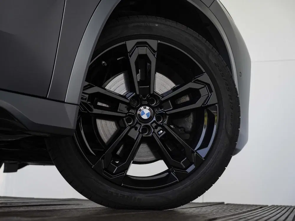 BMW X1 xDrive23i uit 2023, foto 16