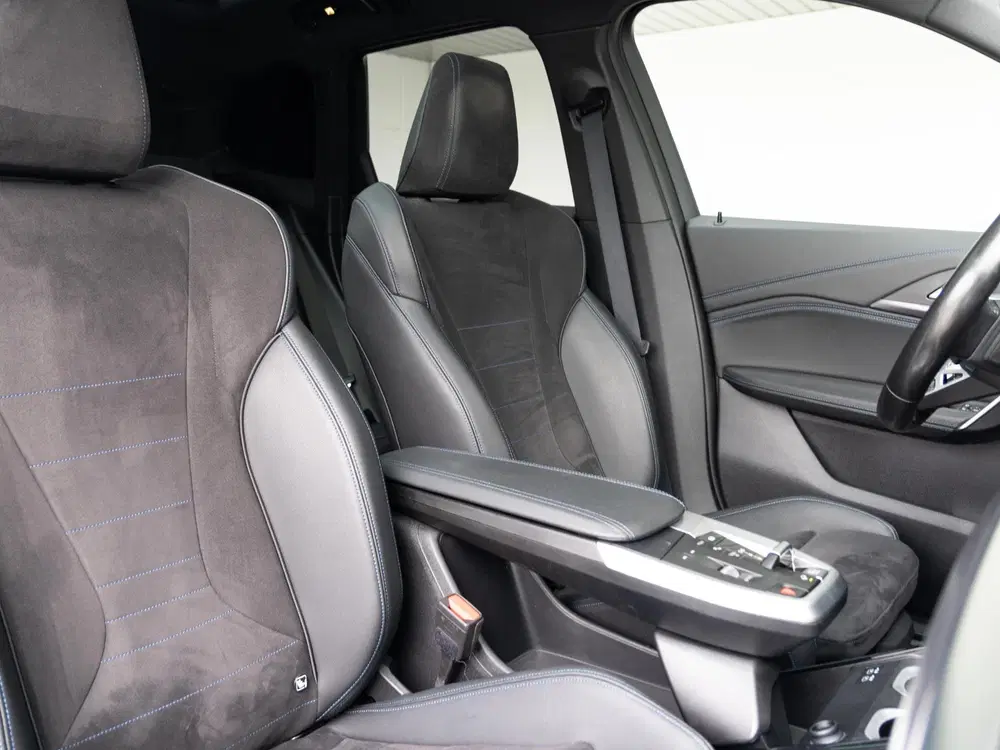 BMW X1 xDrive23i uit 2023, foto 4