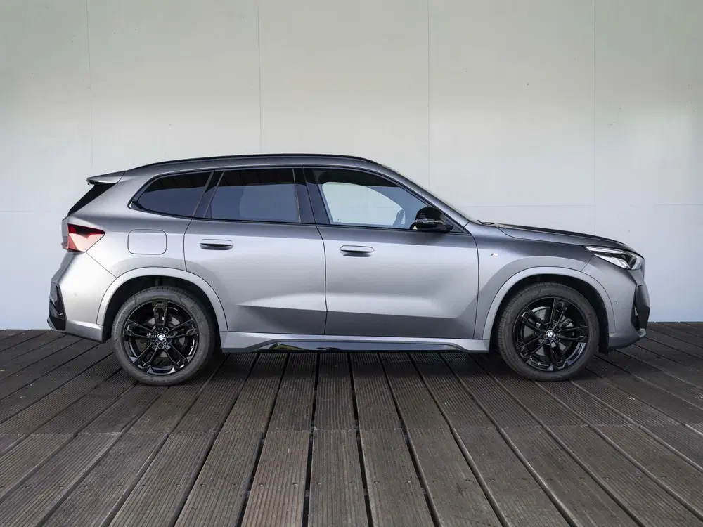 BMW X1 xDrive23i uit 2023, foto 6