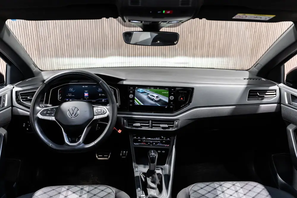 Volkswagen Taigo 1.5 TSI R-Line DSG PANO IQ CAMARA uit 2023, foto 13