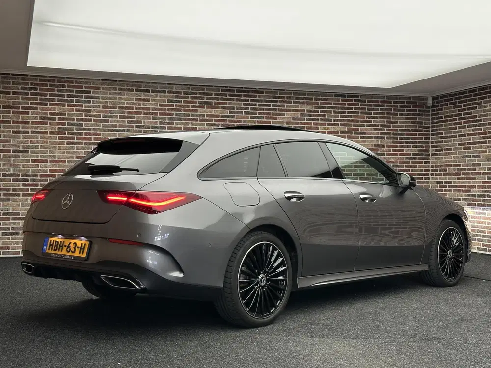 Mercedes-Benz CLA 250 e AMG Line uit 2023, foto 2