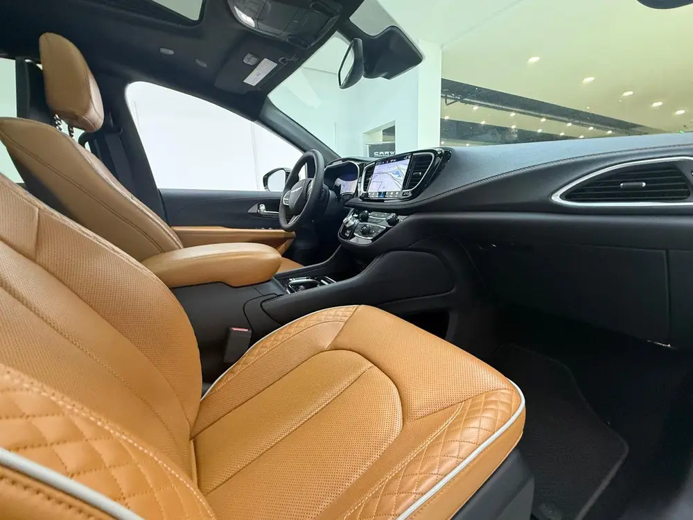 Chrysler Pacifica 3.6 V6 Hybrid Pinnacle 7-zits Full option uit 2023, foto 13