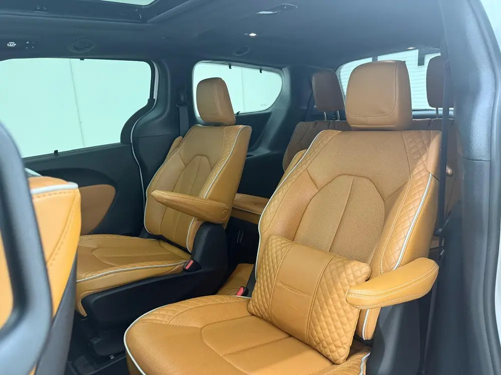 Chrysler Pacifica 3.6 V6 Hybrid Pinnacle 7-zits Full option uit 2023, foto 14