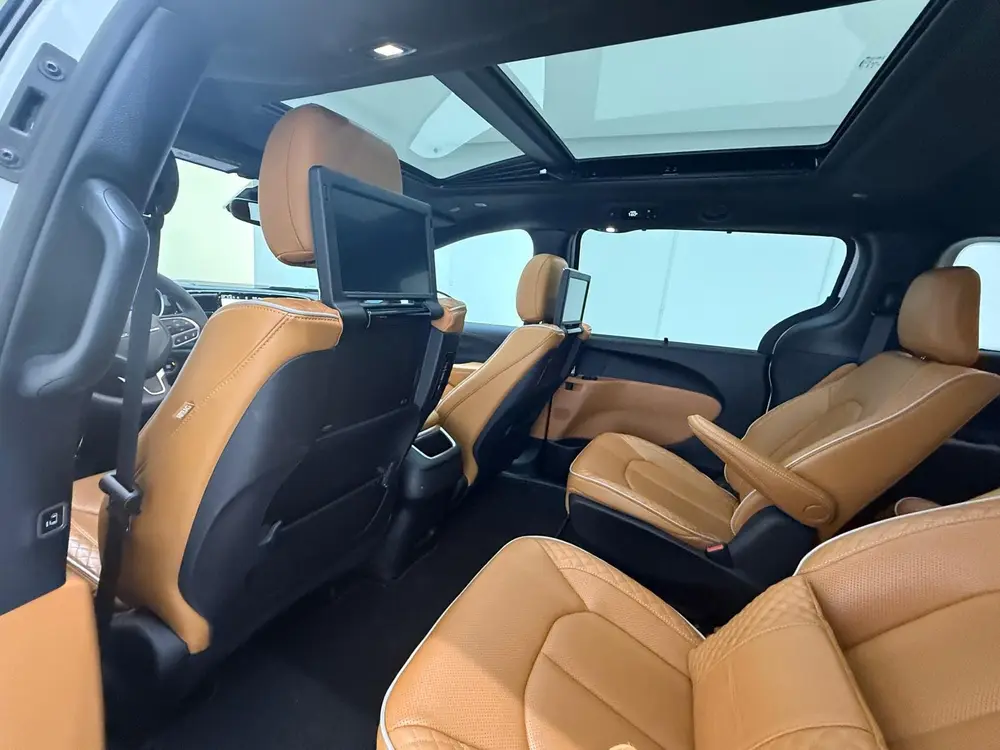 Chrysler Pacifica 3.6 V6 Hybrid Pinnacle 7-zits Full option uit 2023, foto 9