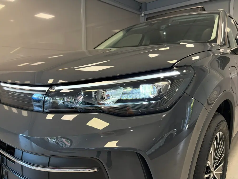 Volkswagen Tiguan 1.5 eHybrid Life Edition | PANODAK | 18"LM uit 2026, foto 17