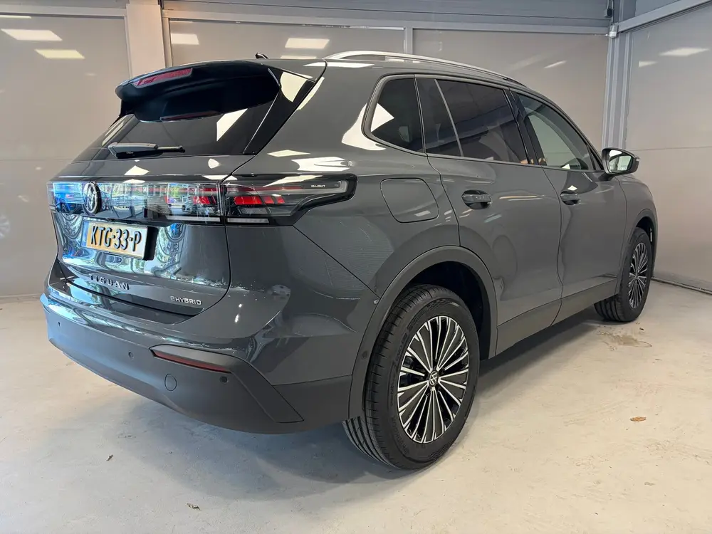 Volkswagen Tiguan 1.5 eHybrid Life Edition | PANODAK | 18"LM uit 2026, foto 2
