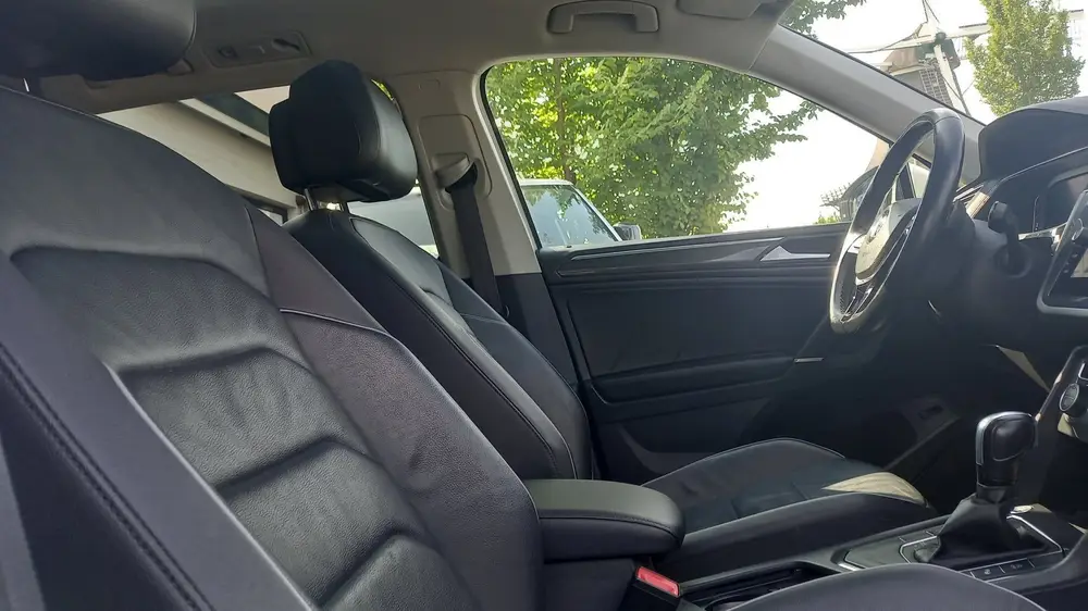 Volkswagen Tiguan Allspace 1.5 TSI PANO/19INCH-R-LINE/VIRTUA uit 2020, foto 13