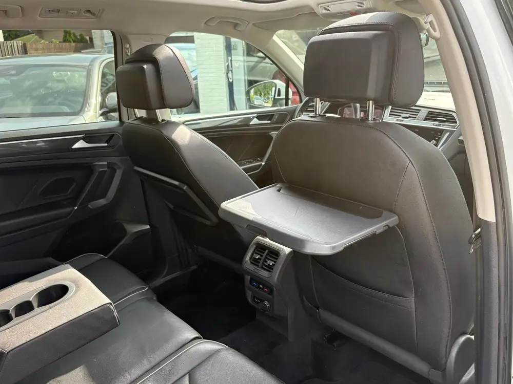 Volkswagen Tiguan Allspace 1.5 TSI PANO/19INCH-R-LINE/VIRTUA uit 2020, foto 18