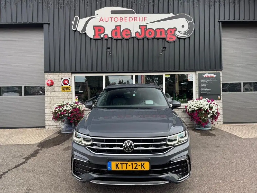 Volkswagen TIGUAN 1.4 TSI e-Hybrid R-line 245pk Trekhaak 360 uit 2022, foto 11
