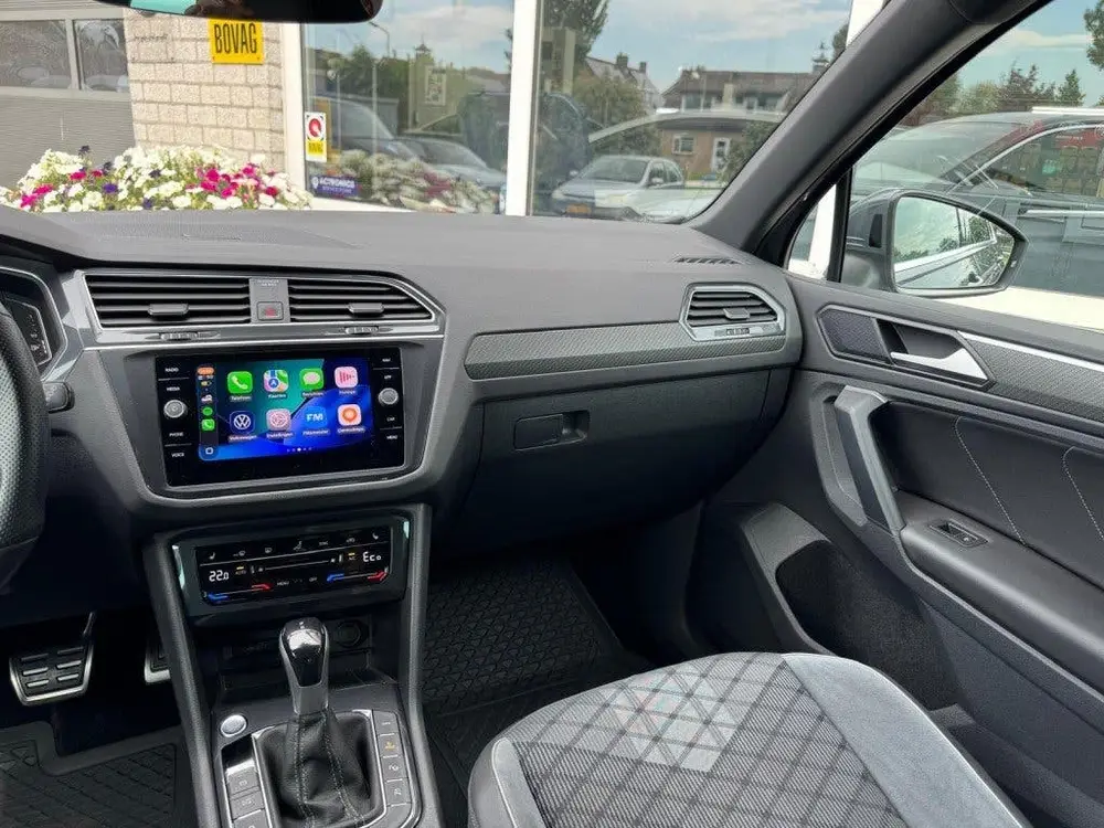 Volkswagen TIGUAN 1.4 TSI e-Hybrid R-line 245pk Trekhaak 360 uit 2022, foto 14