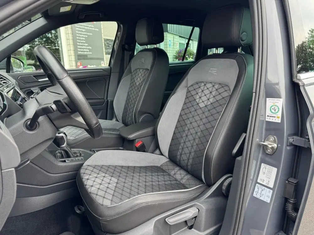 Volkswagen TIGUAN 1.4 TSI e-Hybrid R-line 245pk Trekhaak 360 uit 2022, foto 3