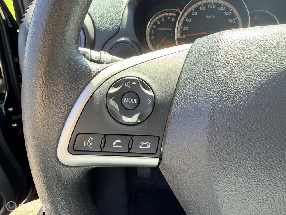 Mitsubishi Space Star 1.2 Connect+ allseason banden uit 2024, foto 11
