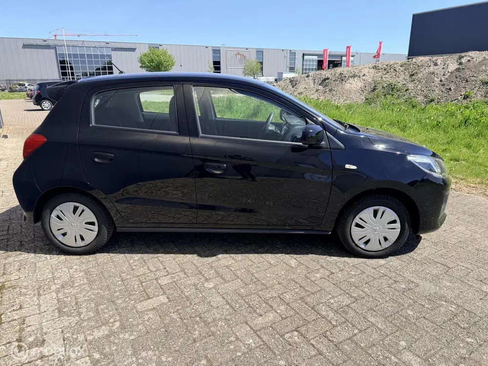 Mitsubishi Space Star 1.2 Connect+ allseason banden uit 2024, foto 16
