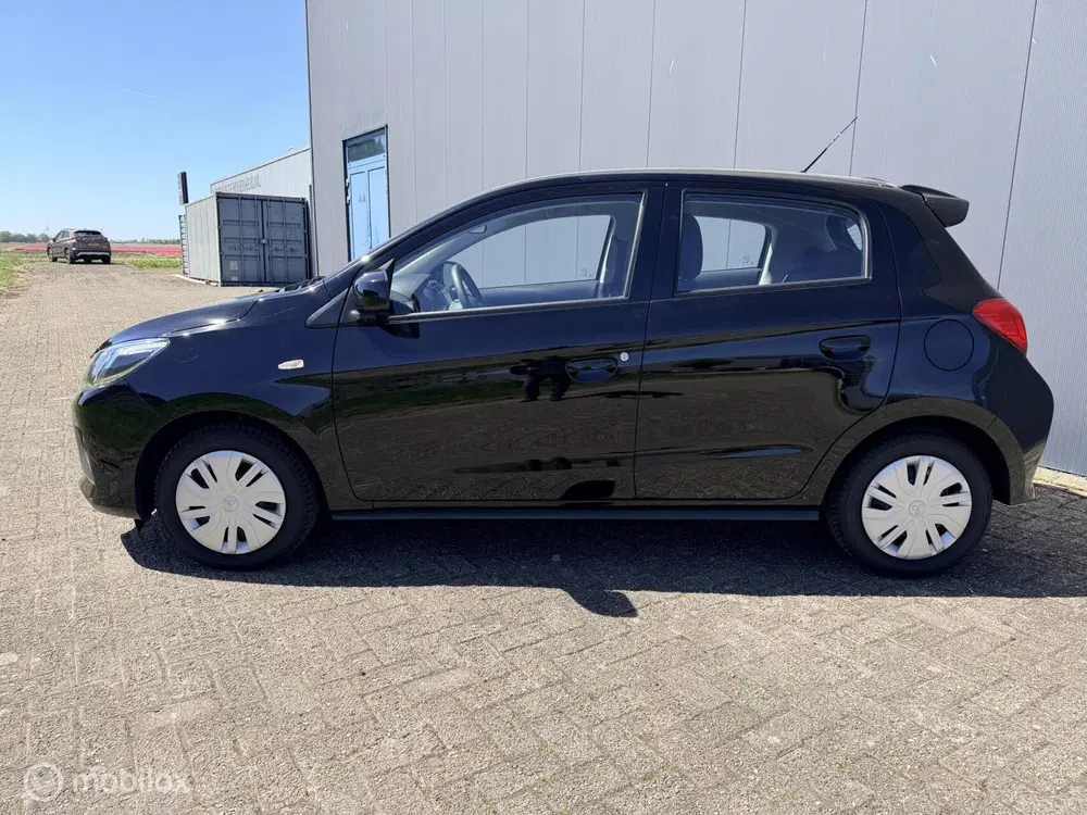 Mitsubishi Space Star 1.2 Connect+ allseason banden uit 2024, foto 2