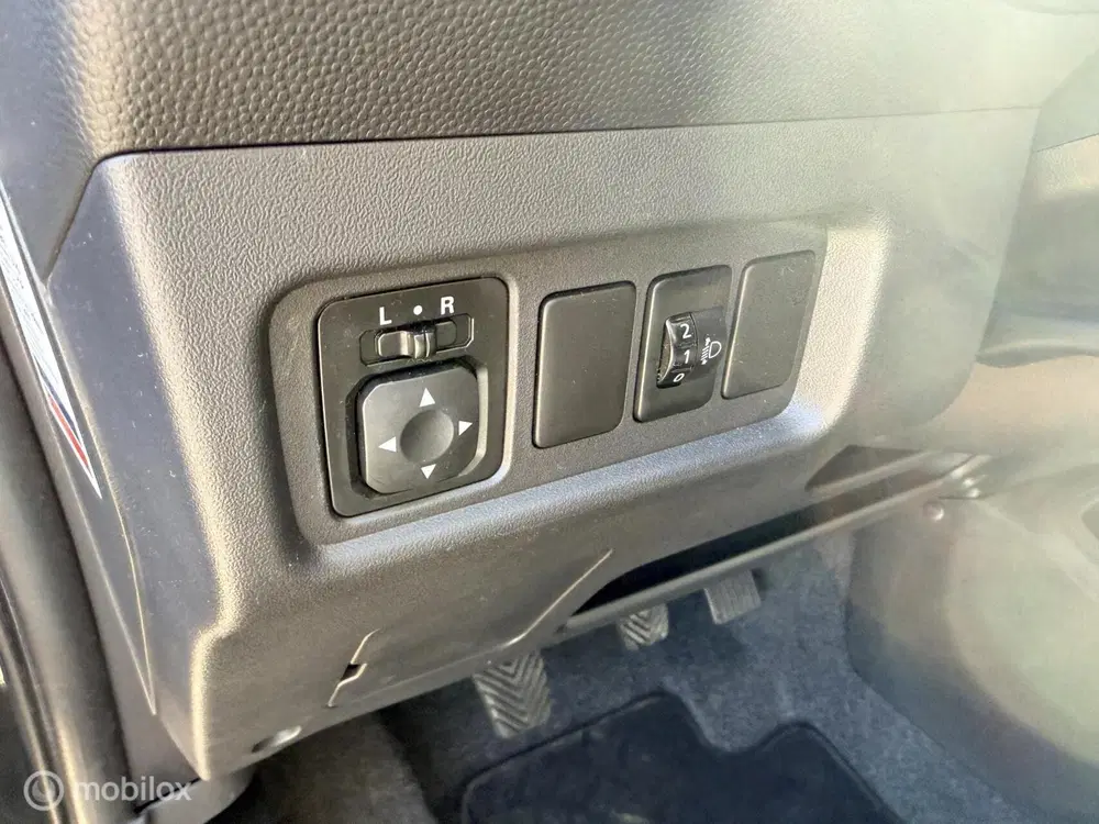 Mitsubishi Space Star 1.2 Connect+ allseason banden uit 2024, foto 9