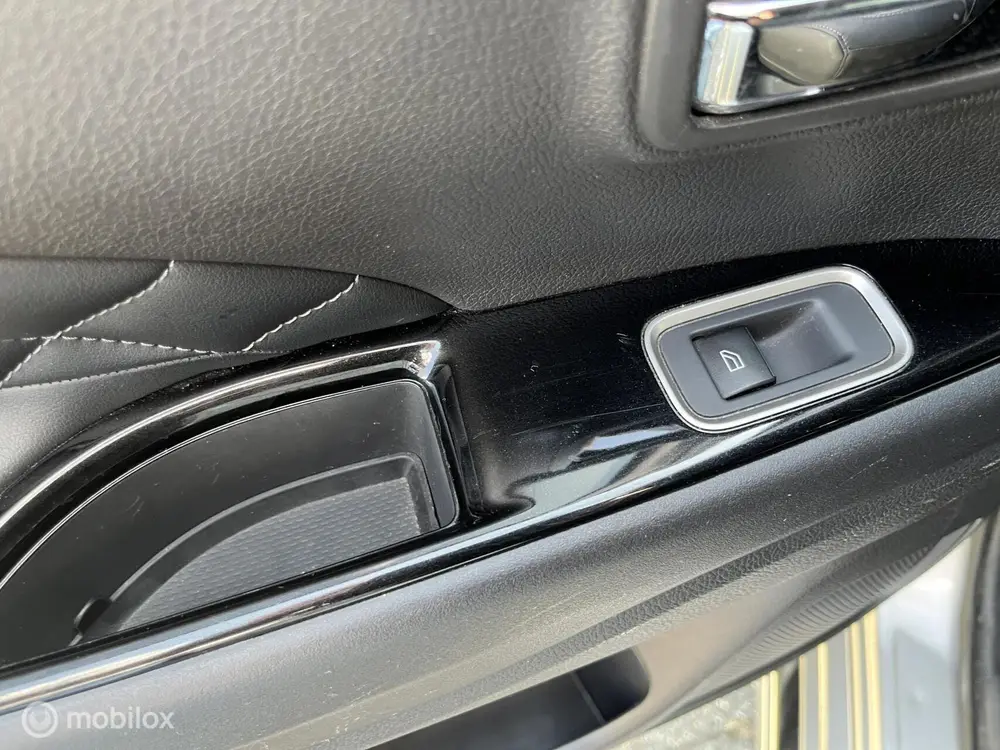 Mitsubishi Outlander 2.4 PHEV Instyle|trekhaak|zonnedak|leer uit 2019, foto 11