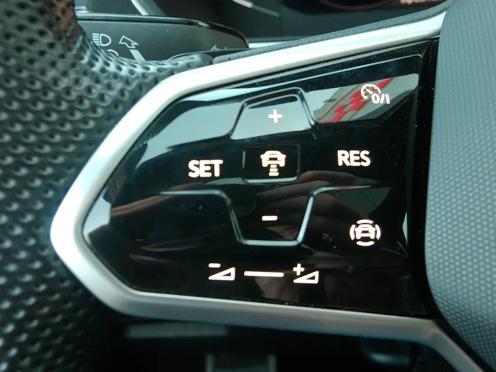 Volkswagen Tiguan 1.5 TSI R-Line Business+ Automaat / Schuif uit 2022, foto 8