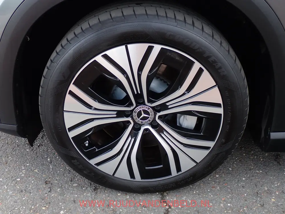 Mercedes-Benz EQE SUV 300 SPORT 91kWh PANO uit 2023, foto 8