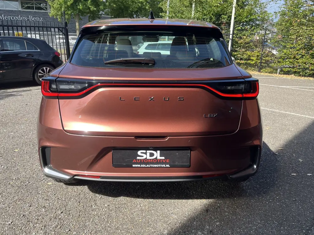 Lexus LBX 1.5 Elegant 2WD uit 2025, foto 5