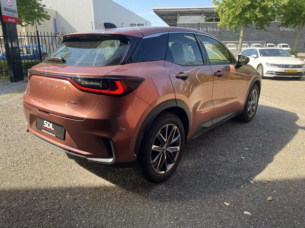 Lexus LBX 1.5 Elegant 2WD uit 2025, foto 6