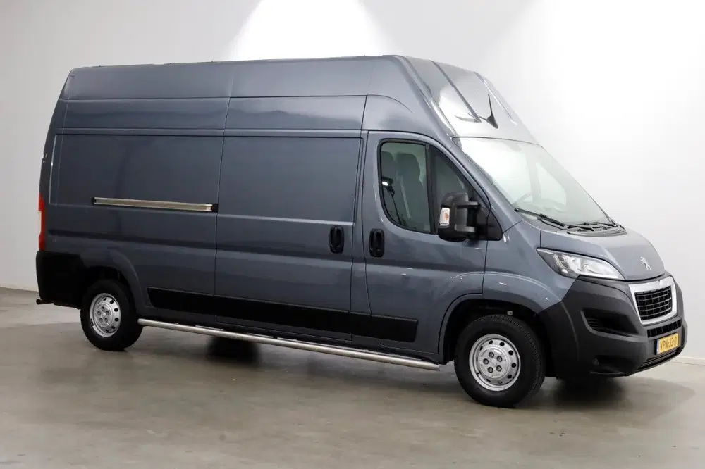 Peugeot Boxer 335 2.2 BlueHDi 140pk L3H3 Premium Airco uit 2022, foto 10