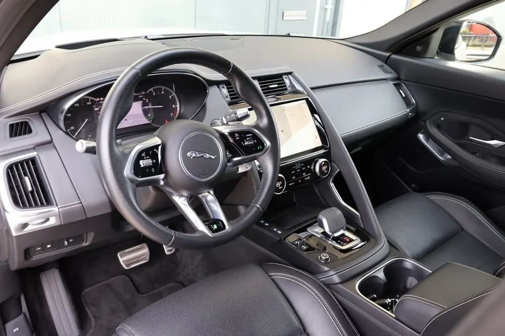 Jaguar E-Pace 1.5 P300e AWD R-Dynamic HSE Black Optiek | pan uit 2022, foto 10