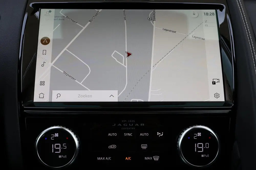 Jaguar E-Pace 1.5 P300e AWD R-Dynamic HSE Black Optiek | pan uit 2022, foto 5
