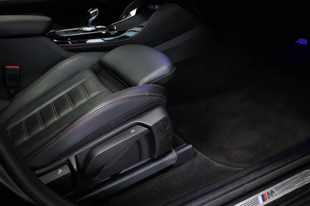 BMW X4 xDrive20i High Executive M-Sport uit 2022, foto 13