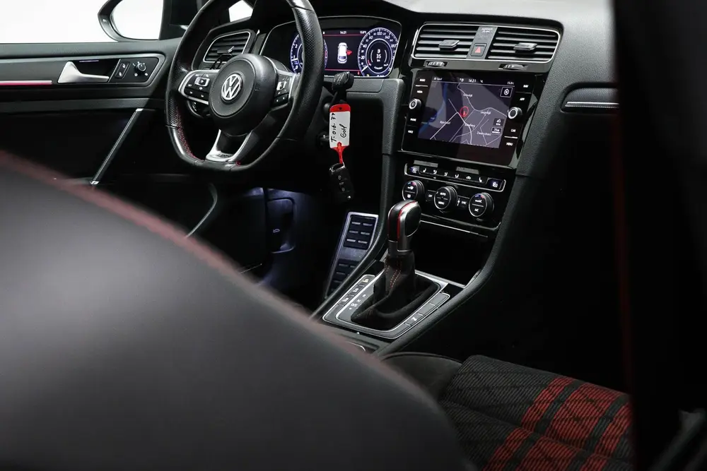 Volkswagen Golf 2.0 TSI GTI TCR | AKRAPOVIC | VIRTUAL COCKPI uit 2019, foto 13