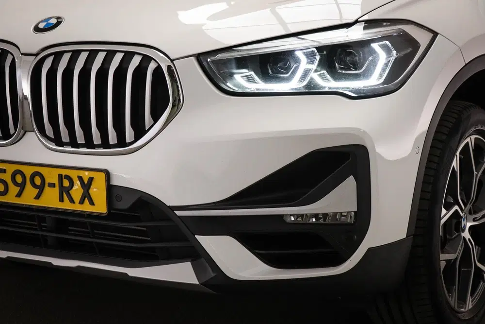 BMW X1 sDrive20i VDL Nedcar Edition uit 2020, foto 18