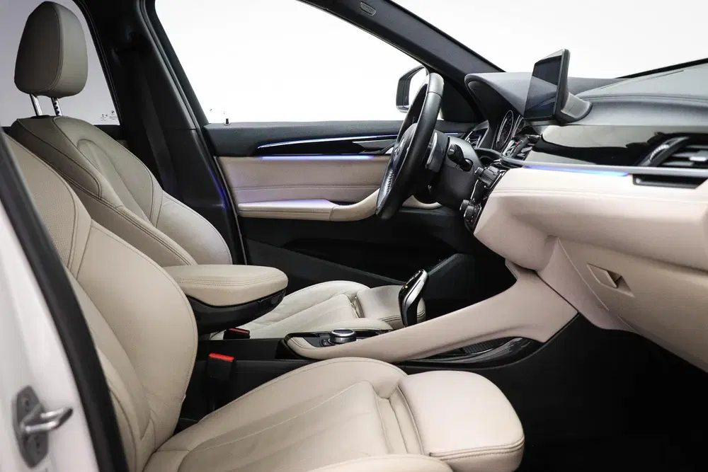 BMW X1 sDrive20i VDL Nedcar Edition uit 2020, foto 9