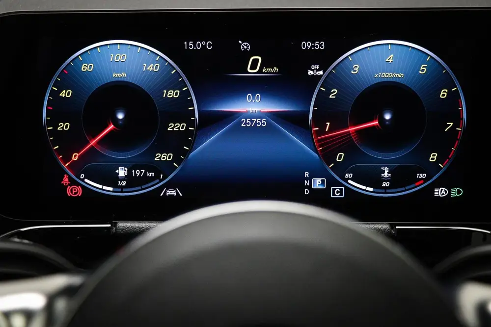 Mercedes-Benz GLA 180 AMG Line uit 2023, foto 4