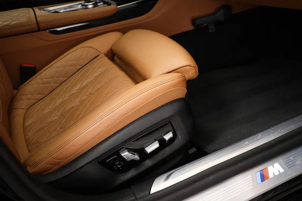 BMW 7-serie 730Ld xDrive High Executive uit 2019, foto 14
