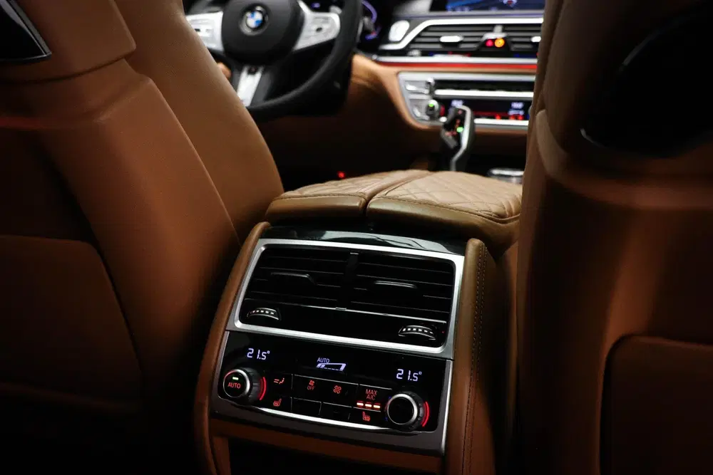 BMW 7-serie 730Ld xDrive High Executive uit 2019, foto 5