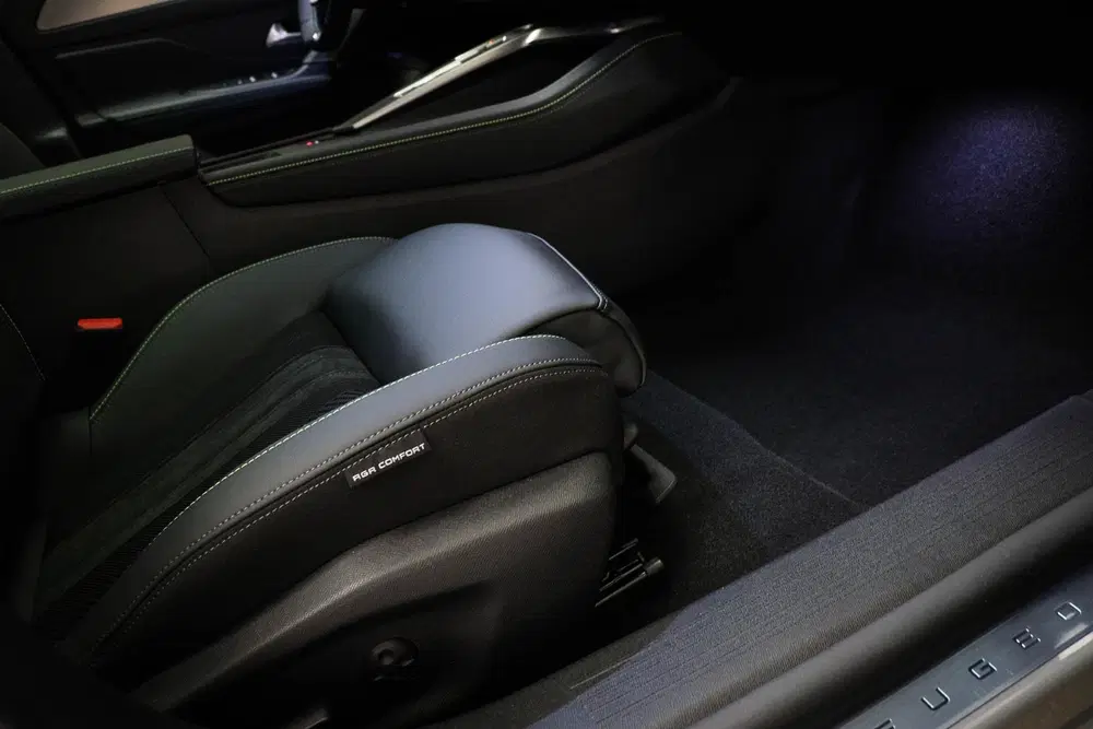 Peugeot 408 GT 58 kWh uit 2026, foto 12
